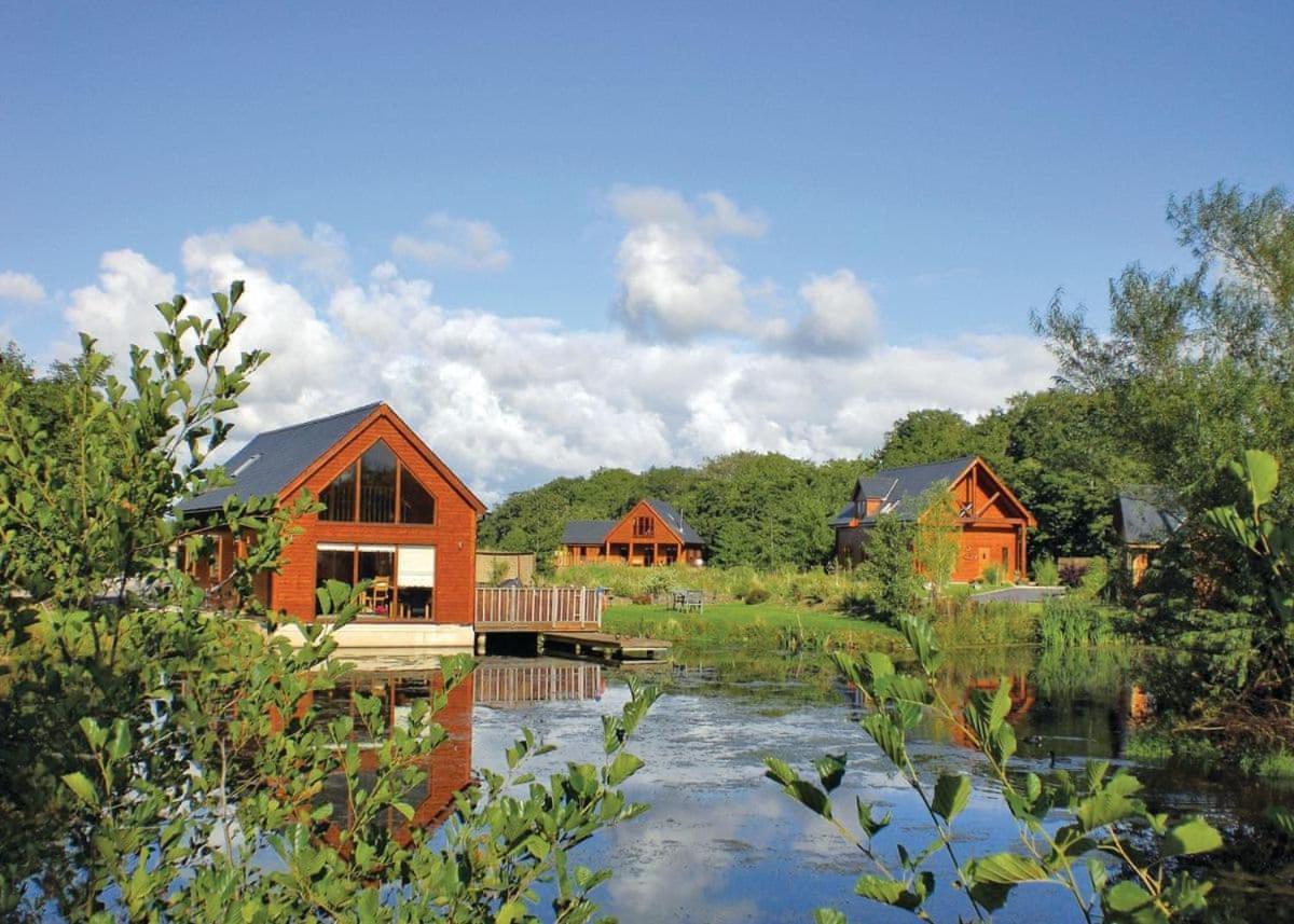 Anglesey Lakeside Lodges Menai Bridge Esterno foto