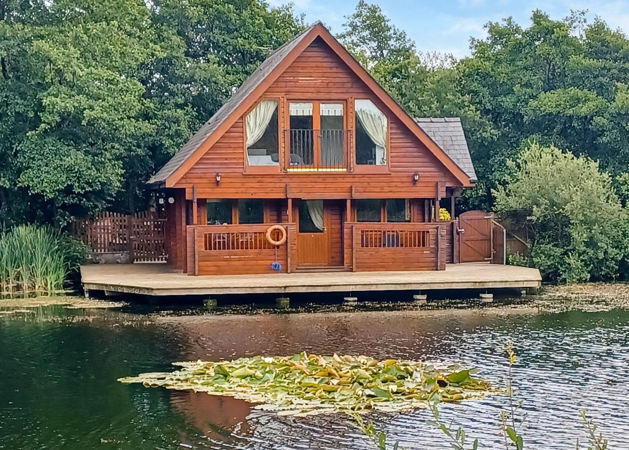 Anglesey Lakeside Lodges Menai Bridge Camera foto