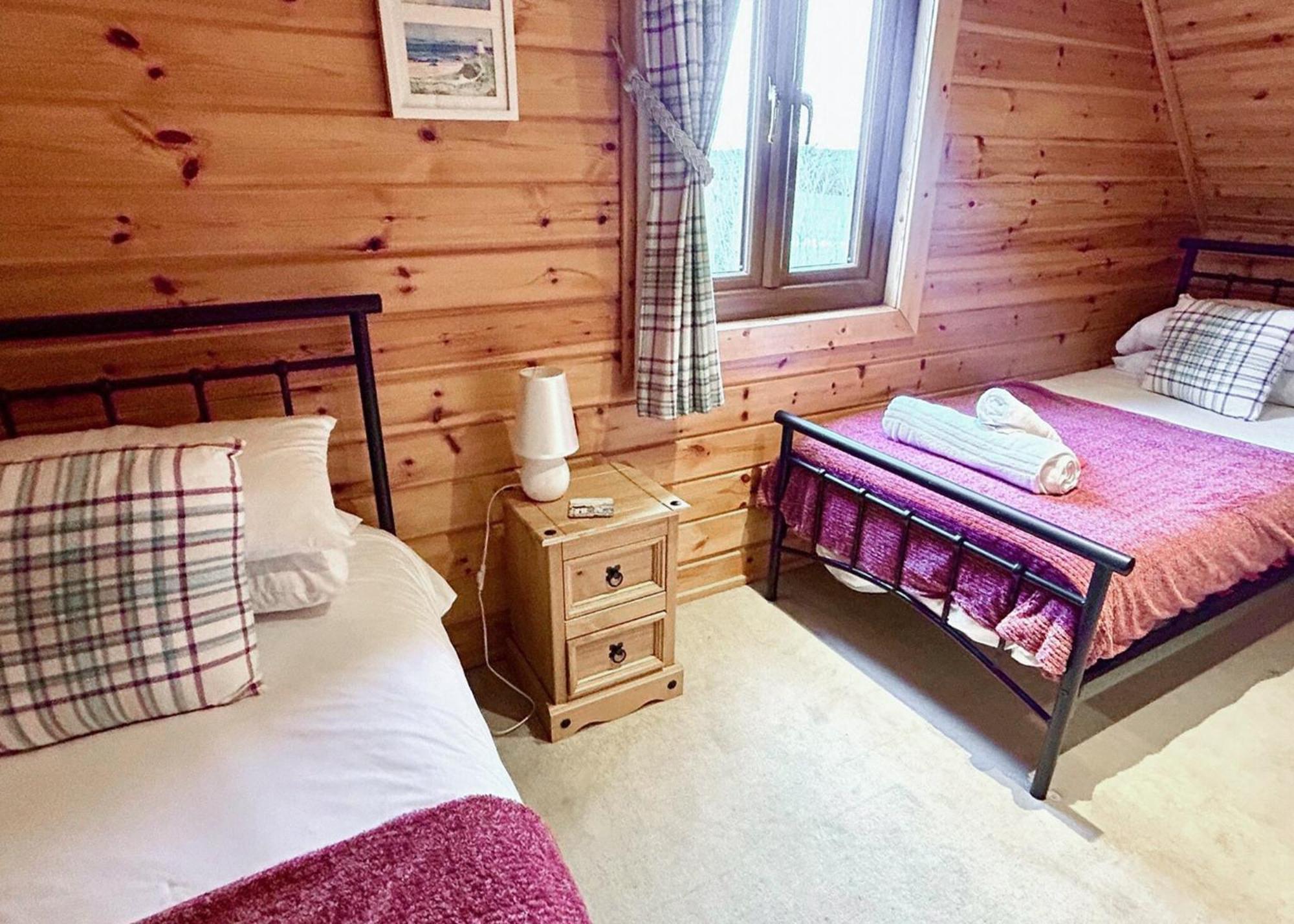 Anglesey Lakeside Lodges Menai Bridge Camera foto