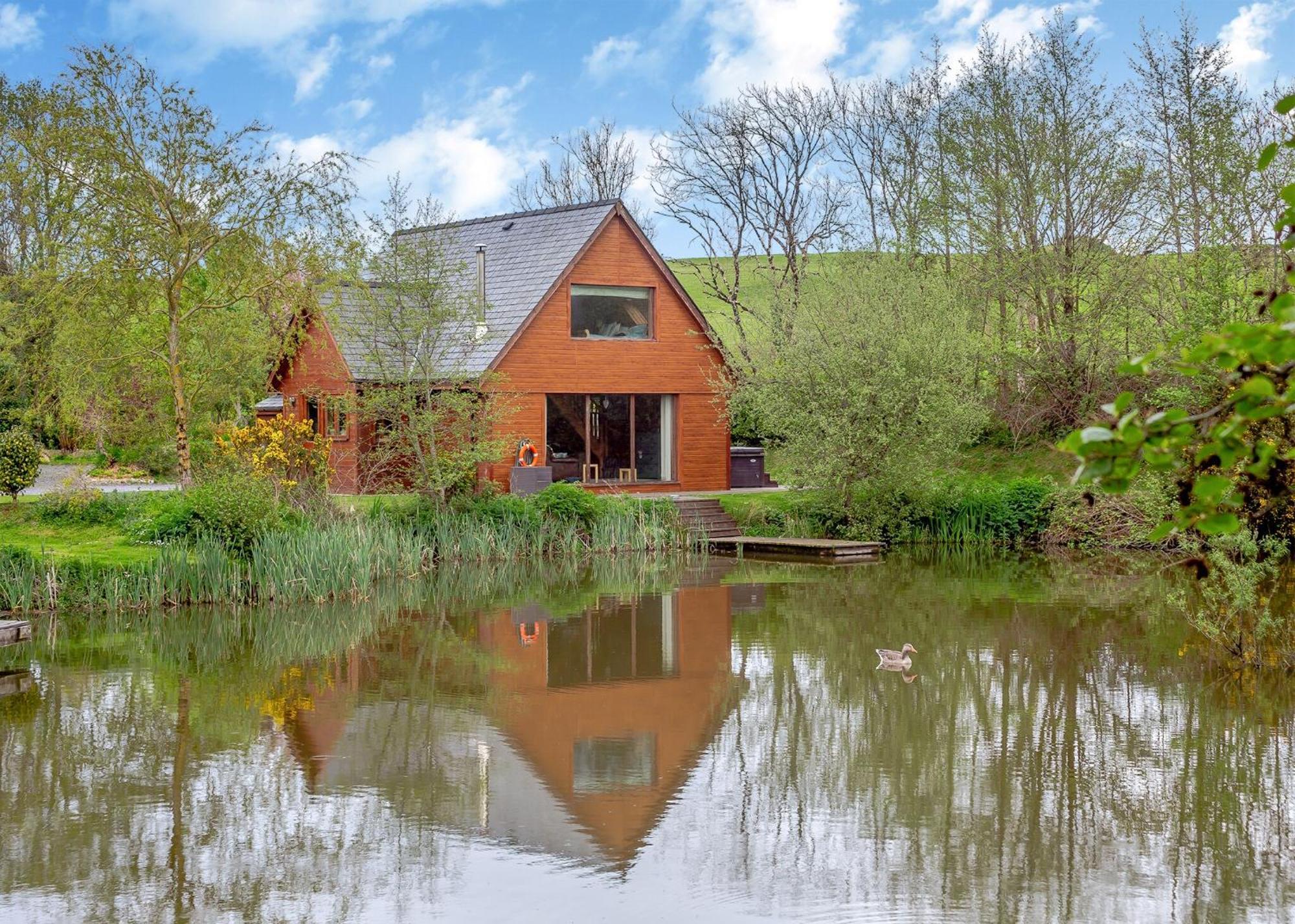 Anglesey Lakeside Lodges Menai Bridge Esterno foto